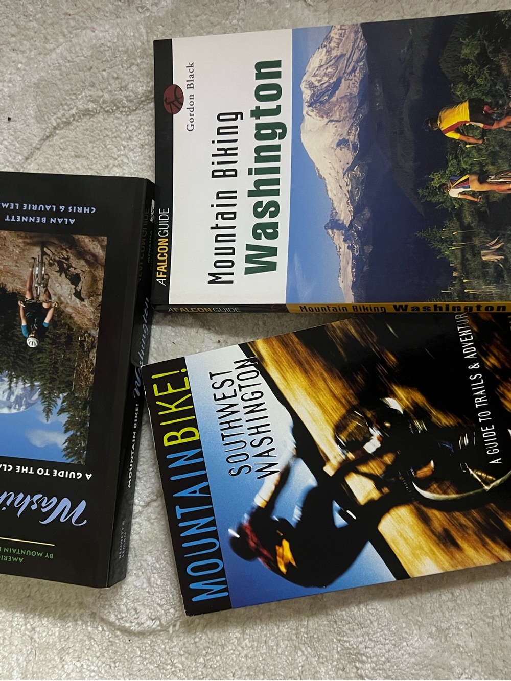 Mountain Biking Washington Guide Book with Scenic Cover